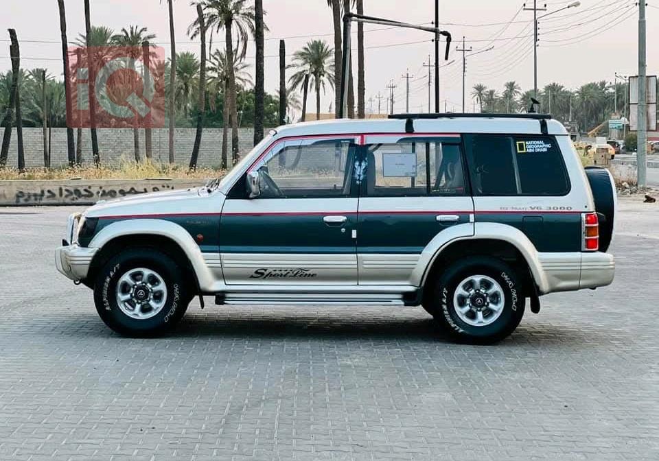 ميتسوبيشي باجيرو